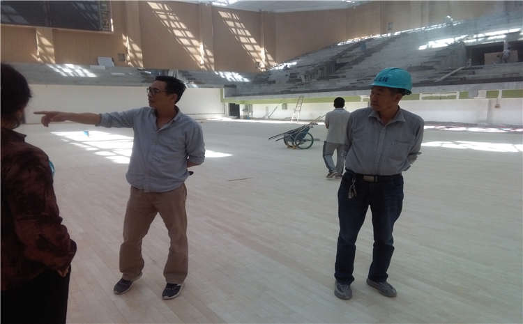 柞木籃球場(chǎng)地木地板多少錢一平米？