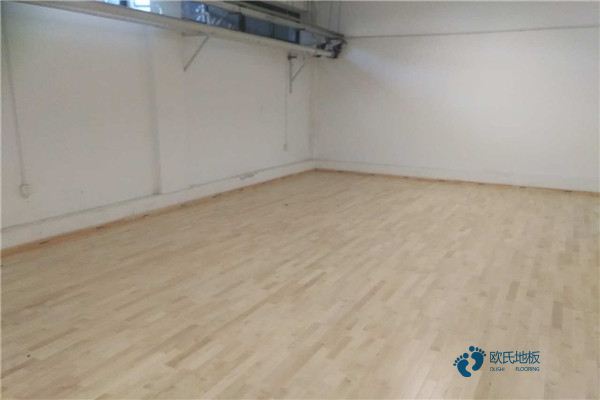 如何判斷硬木企口運動木地板的油漆質量？