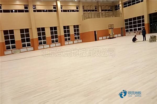 籃球場(chǎng)專用木地板廠家哪家安裝服務(wù)好?